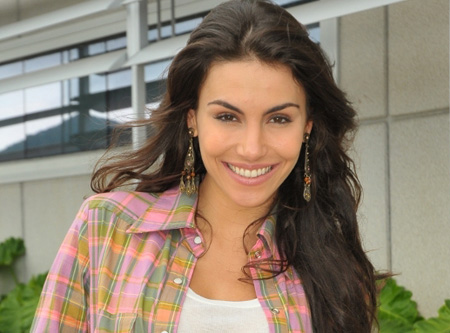 http://www.entretendo.com/imagens/2011/05/fotos-mel-fronckowiak-carla-rebelde-3.jpg 